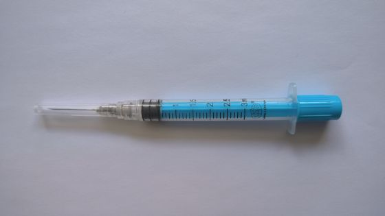 의학 주사기와 바늘 버릴 수 있는 3 밀리람베르트